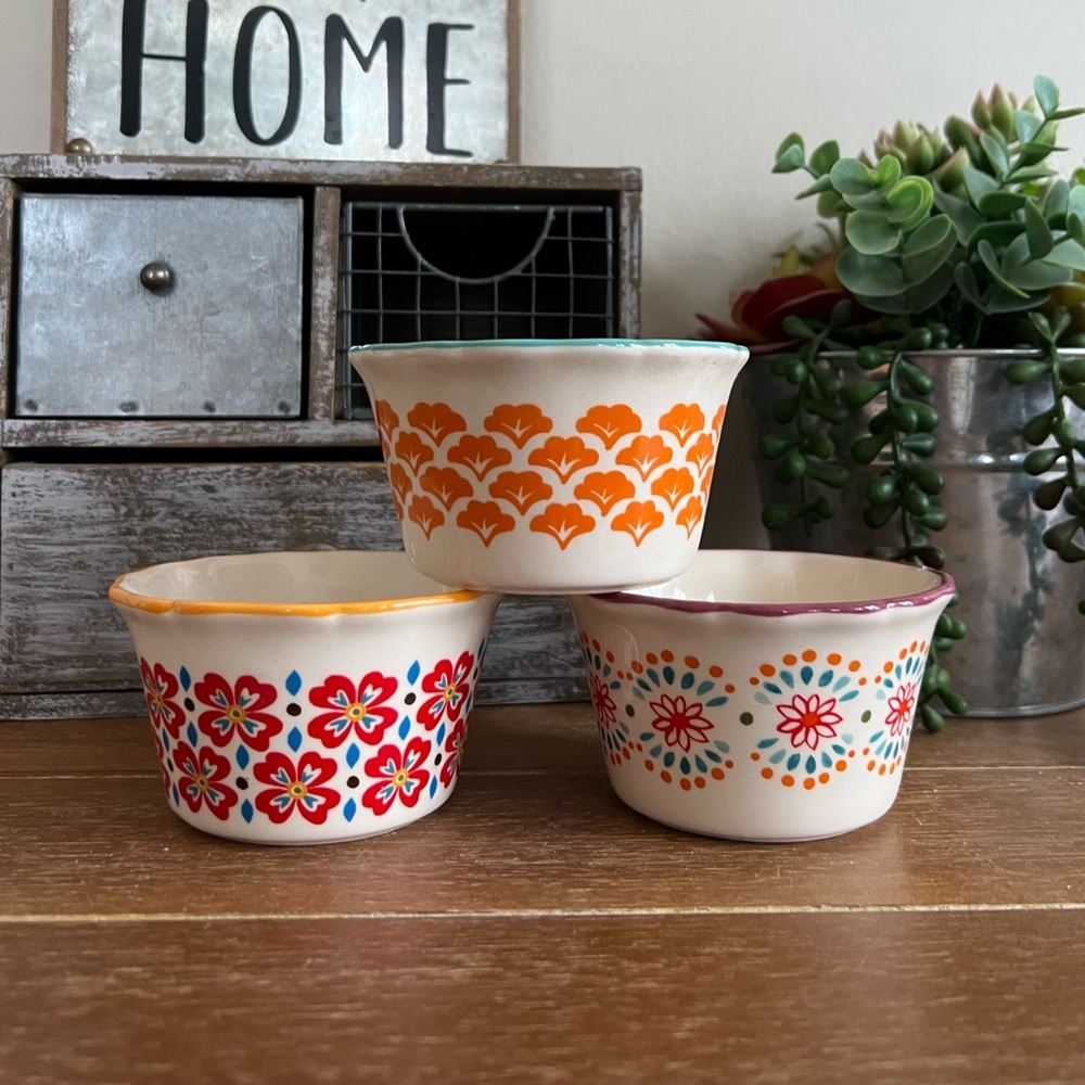 New Set of 3 Pioneer Woman Scalloped 7oz Ceramic Ramekins